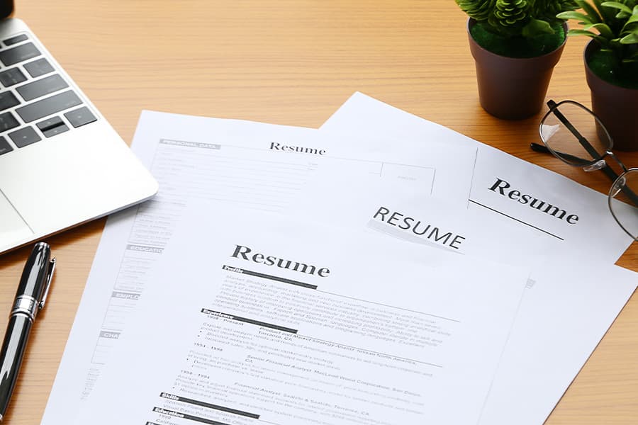 How to Write a CV That Gets Read in 2025